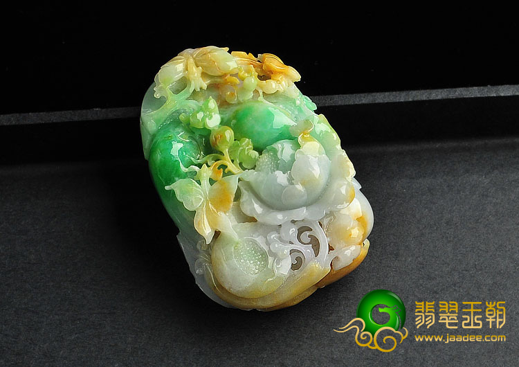 糯冰种三彩缅甸翡翠A货蝶恋花挂件