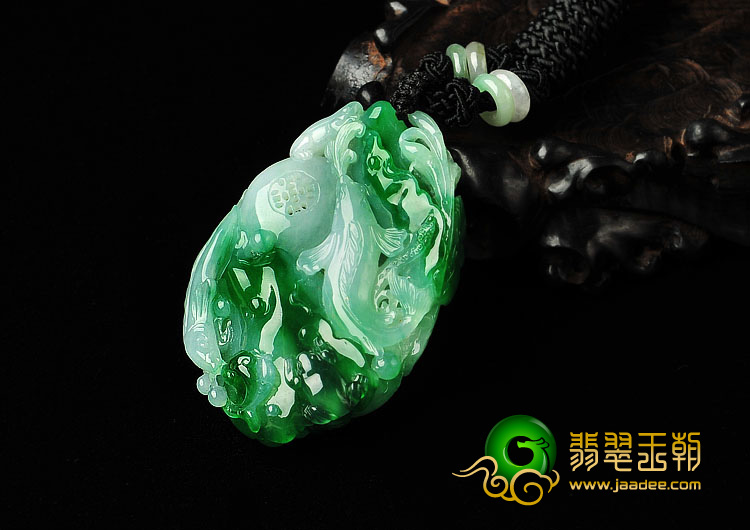 冰种正阳绿缅甸翡翠A货年年有余挂件