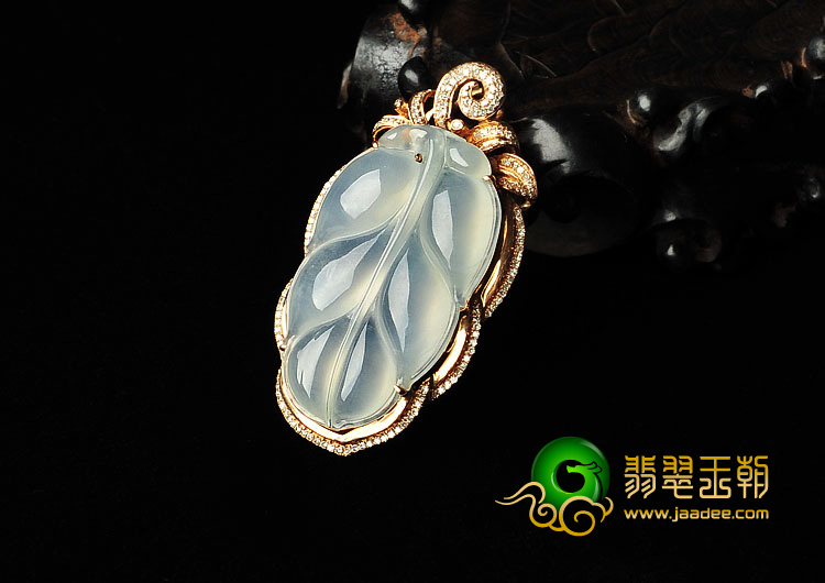 冰种晴水缅甸翡翠A货镶玫瑰金金枝玉叶胸坠（真钻）