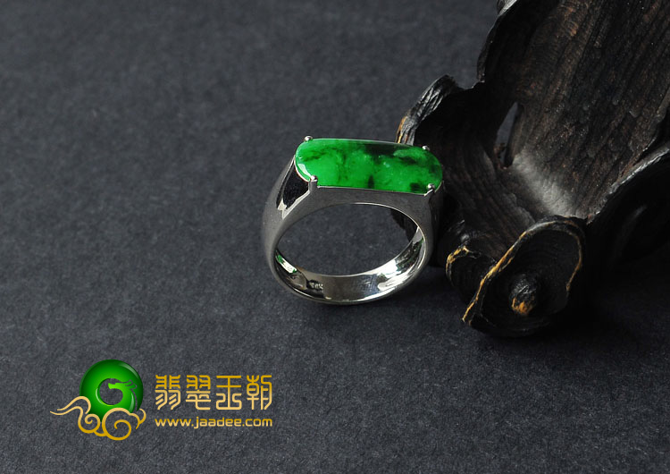 冰种癣加绿缅甸翡翠A货镶白金马鞍戒