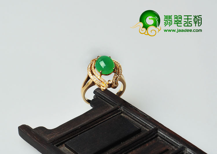 糯冰种苹果绿缅甸翡翠A货镶玫瑰金戒指（真钻）
