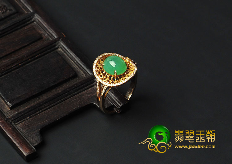糯冰种苹果绿缅甸翡翠A货镶玫瑰金戒指（真钻）
