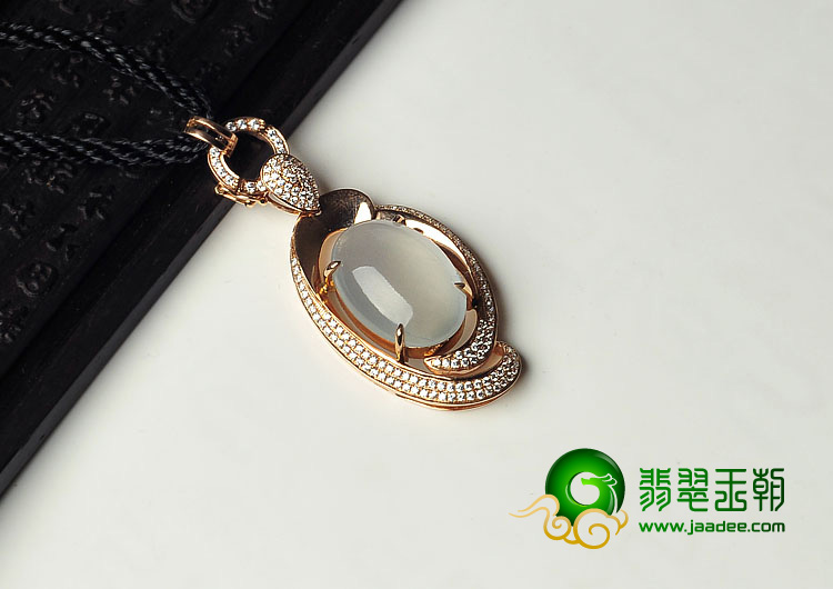 冰玻种淡晴水缅甸翡翠A货镶玫瑰金胸坠（水钻）