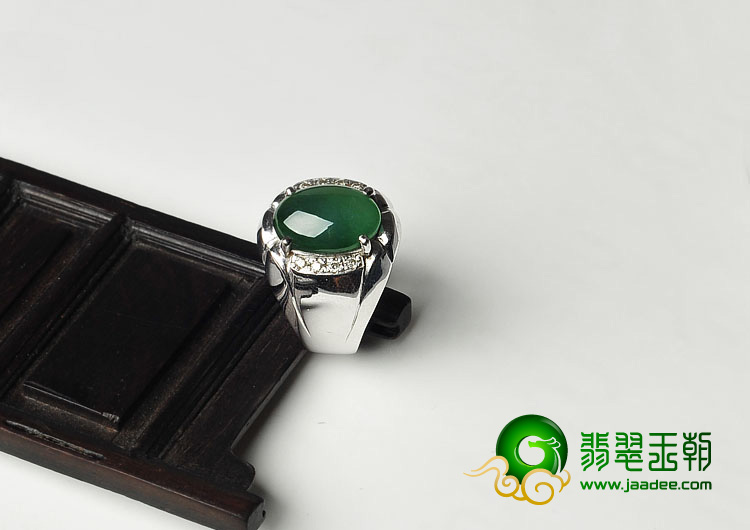 冰种蓝绿缅甸翡翠A货镶白金男戒（水钻）
