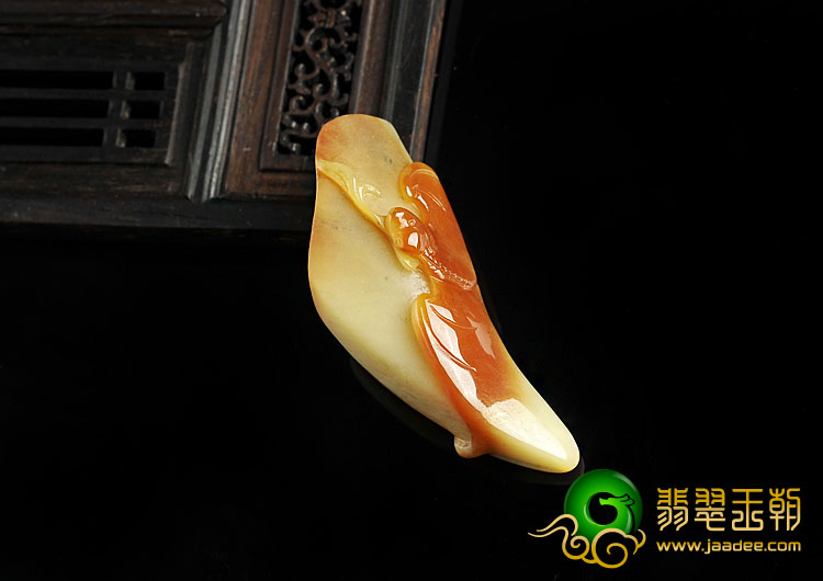 细糯种红黄翡缅甸翡翠A货龙牙挂件