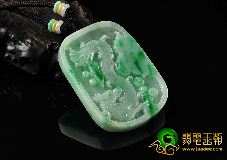 糯冰种飘翠缅甸翡翠A货龙牌挂件