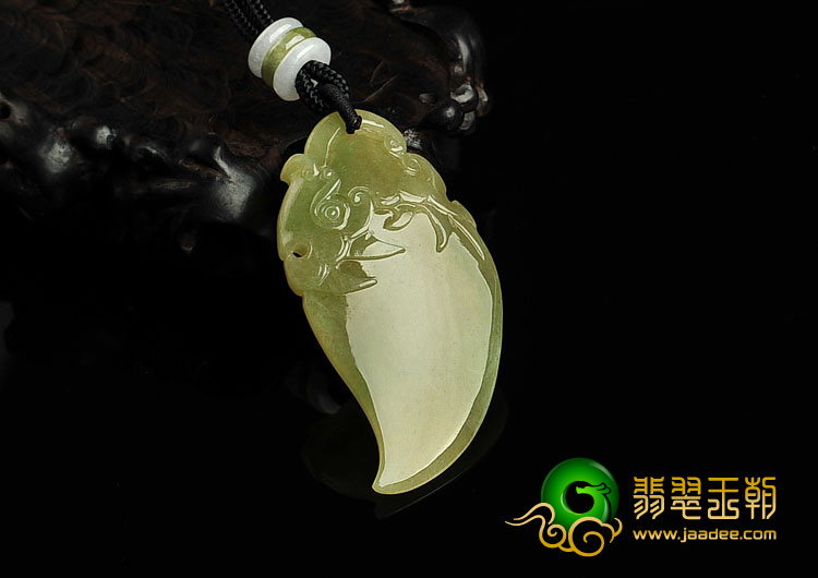 冰种淡褐翡缅甸翡翠A货府中有龙挂件