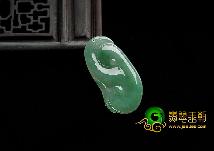 冰种翠色缅甸翡翠A货如意挂件