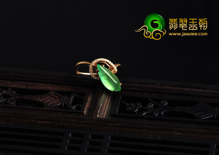 冰玻种绿晴水缅甸翡翠A货镶玫瑰金马眼戒指（真钻）
