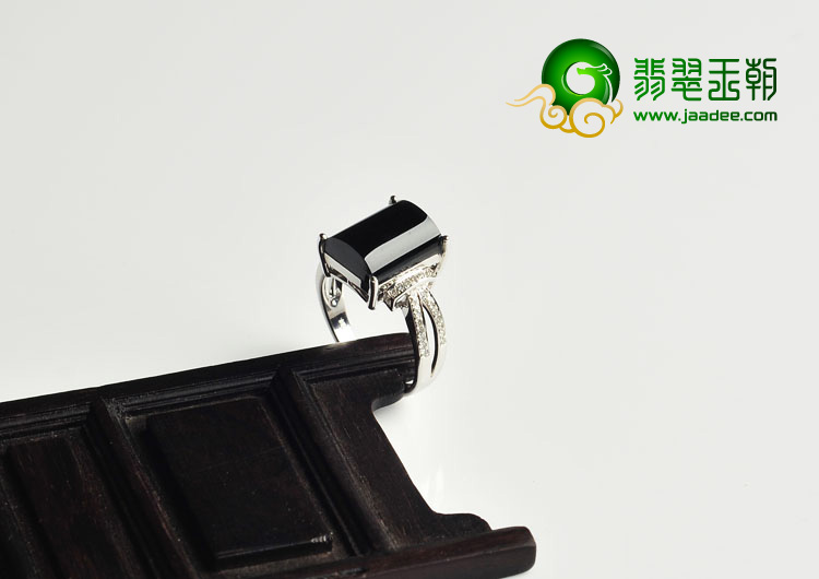 冰种墨翠缅甸翡翠A货镶白金戒指（真钻）
