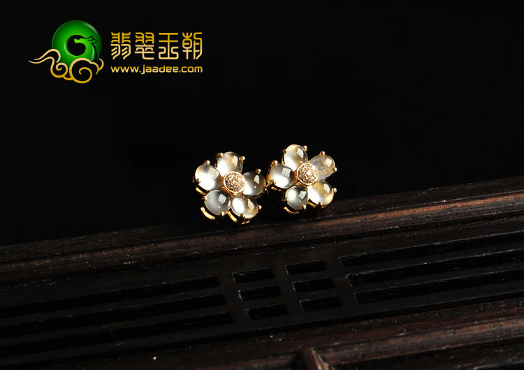 玻璃种缅甸翡翠A货镶玫瑰金耳钉（真钻）