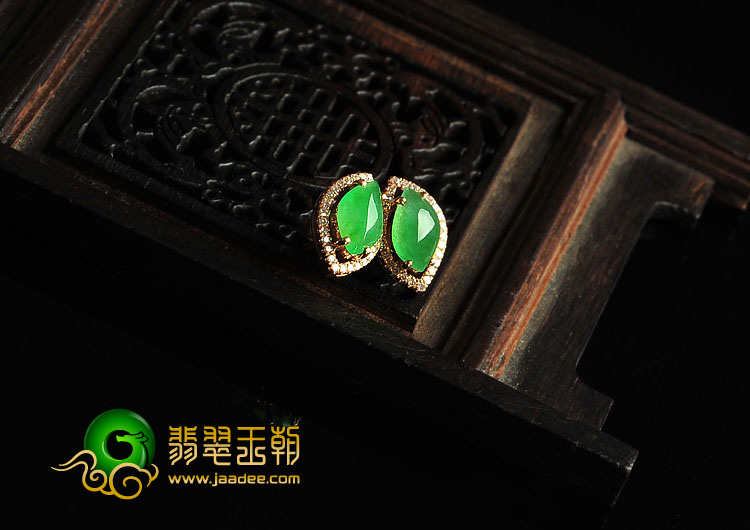 冰种苹果绿缅甸翡翠A货镶玫瑰金耳钉（真钻）