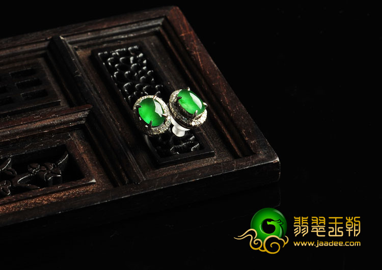 冰玻种黄秧绿缅甸翡翠A货镶白金耳钉（真钻）