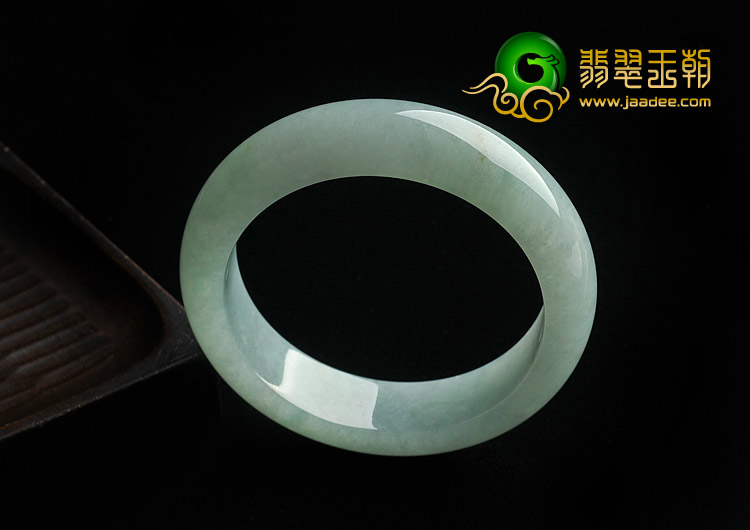 糯冰种绿晴水缅甸翡翠A货手镯（58.1mm）