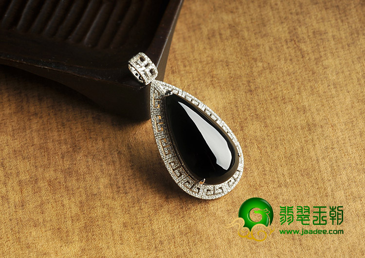 冰种墨翠缅甸翡翠A货镶白金水滴胸坠（真钻）