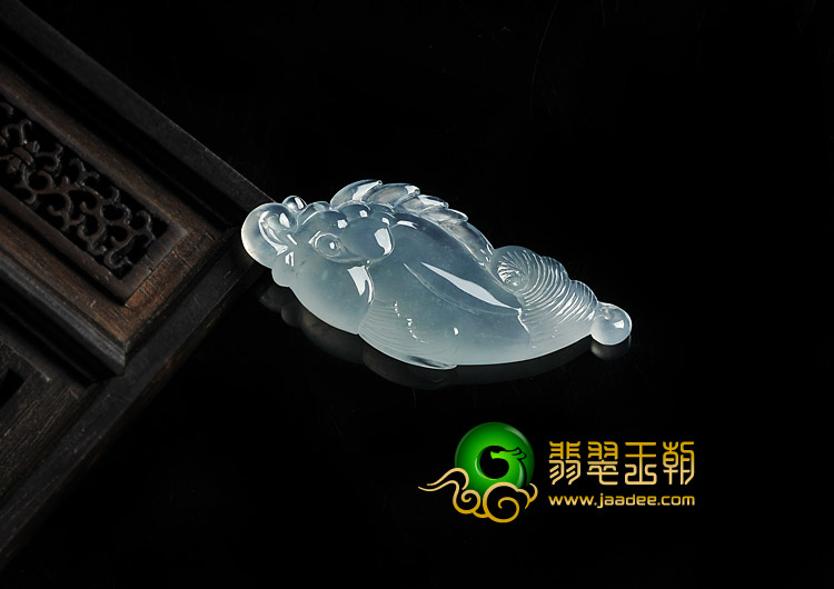 冰玻种晴水缅甸翡翠A货小鱼儿挂件