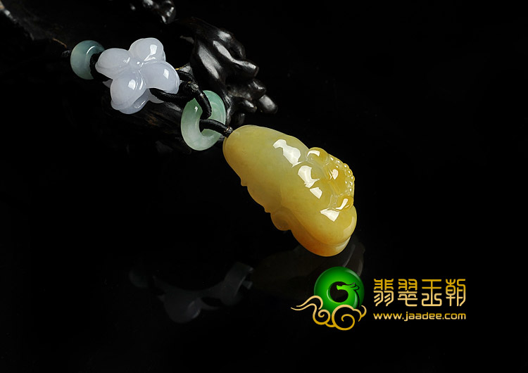 冰种三彩缅甸翡翠A货蝙蝠挂链