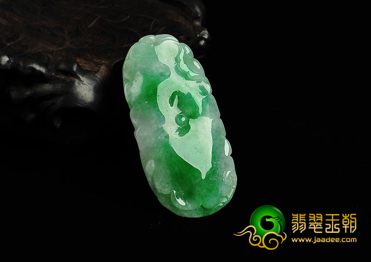 糯冰种翠色缅甸翡翠A货年年有余挂件