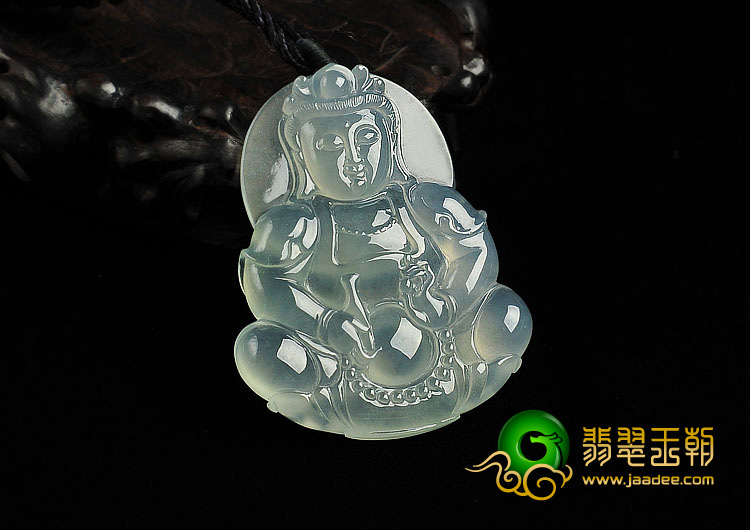 冰玻种淡晴水缅甸翡翠A货观音挂件