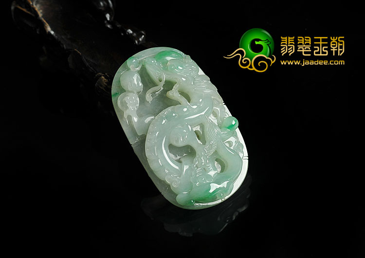 冰种飘翠缅甸翡翠A货龙牌挂件