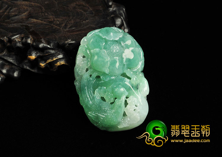糯冰种翠色缅甸翡翠A货富贵花开挂件