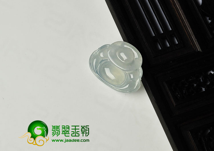 冰种晴水缅甸翡翠A货玉佛挂件