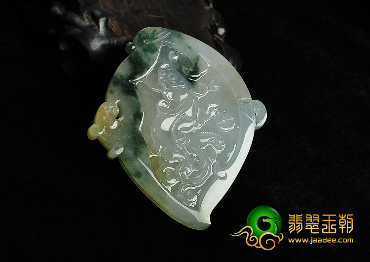 冰种飘花缅甸翡翠A货府中有龙挂件