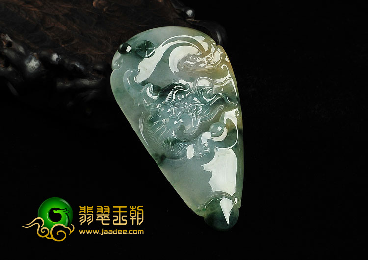 冰种飘花缅甸翡翠A货龙牌挂件