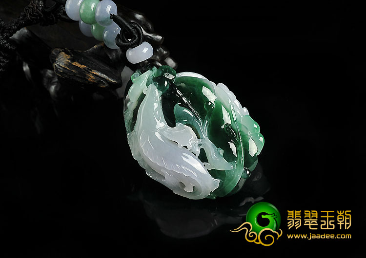 冰种菠菜绿缅甸翡翠A货年年有余挂件