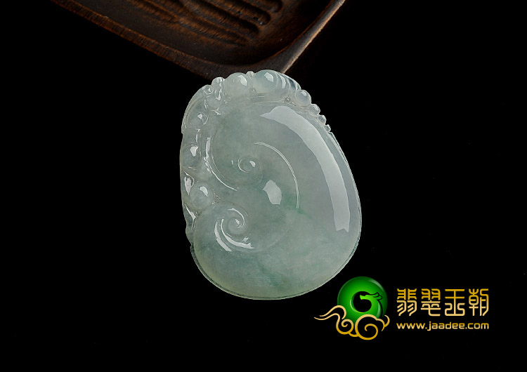 冰种略飘花缅甸翡翠A货如意挂件