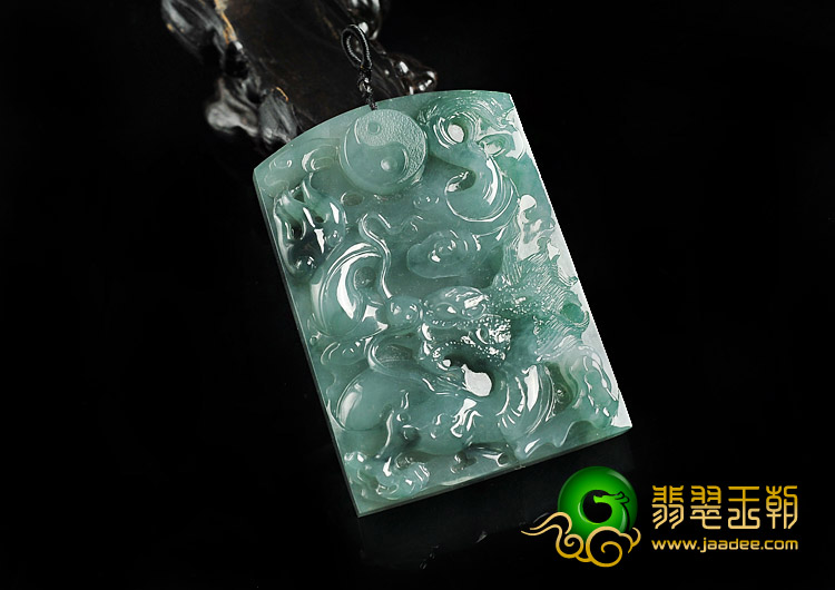 冰种飘花缅甸翡翠A货龙牌挂件