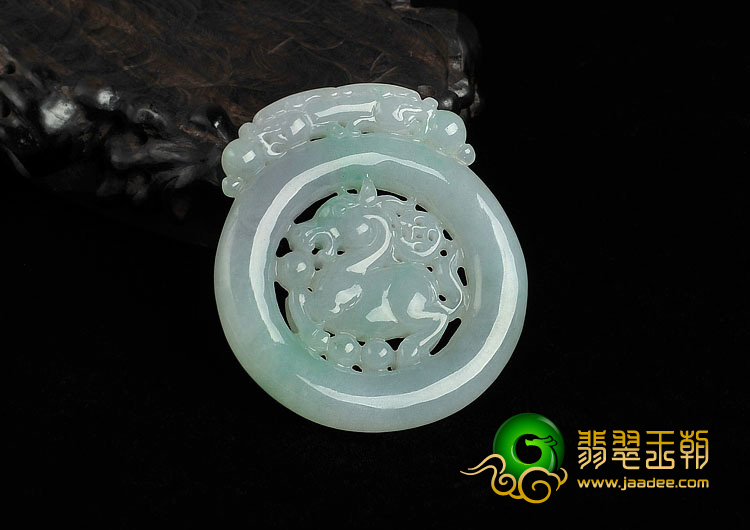 糯冰种飘翠缅甸翡翠A货马上发财挂件