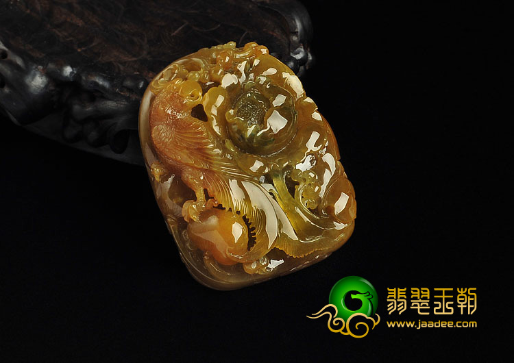 冰种褐黄翡缅甸翡翠A货凤戏牡丹挂件