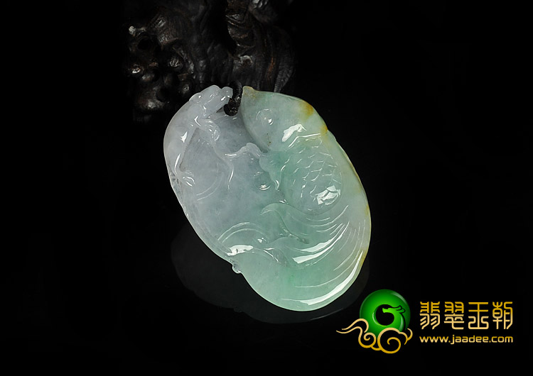 糯冰种三彩缅甸翡翠A货年年有余挂件
