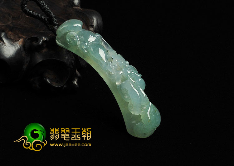 冰种晴水缅甸翡翠A货龙钩挂件