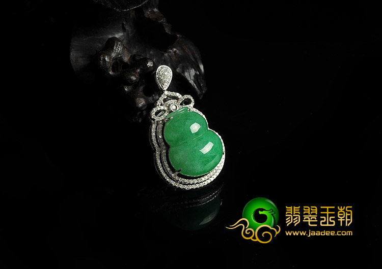 糯冰种阳绿缅甸翡翠A货满绿镶白金葫芦胸坠