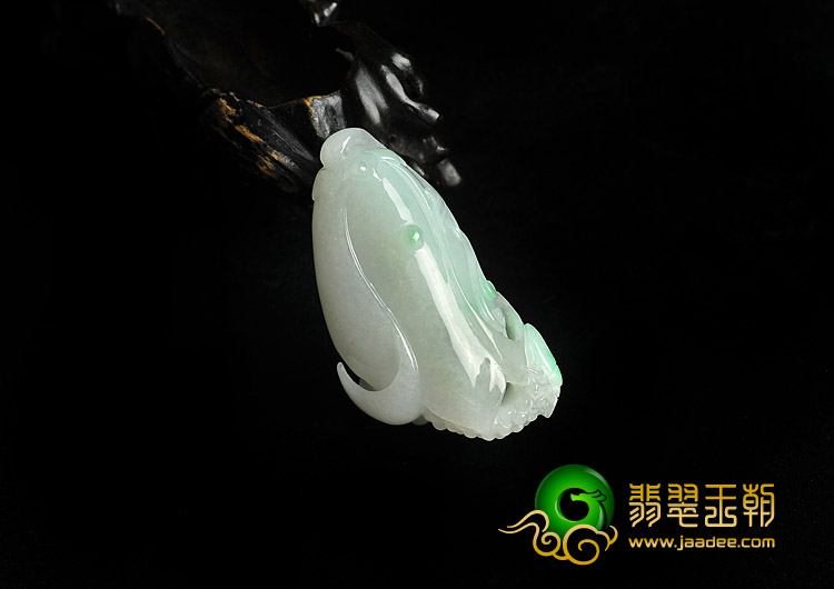 糯冰种白底青缅甸翡翠A货玉兰花挂件