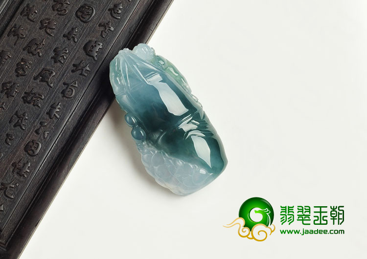 冰种飘花缅甸翡翠A货节节高挂件