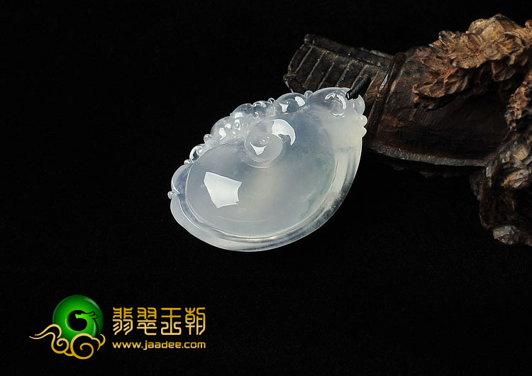 冰玻种略飘花缅甸翡翠A货如意挂件