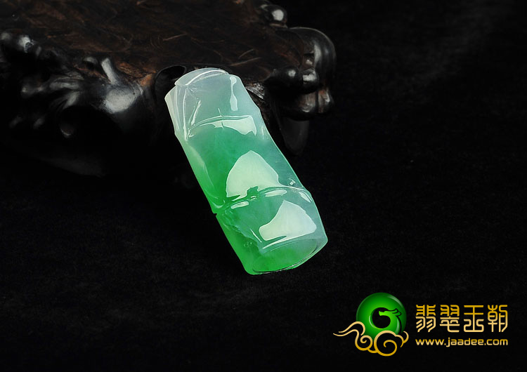 冰种翠色缅甸翡翠A货节节高挂件