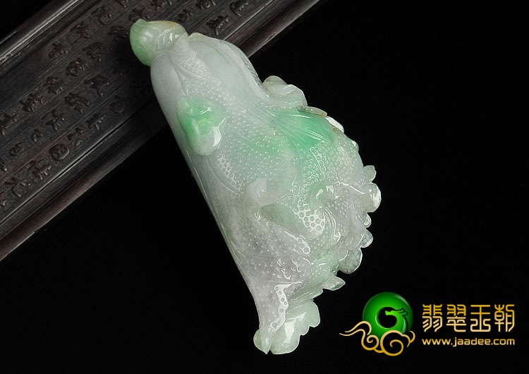 糯冰种春带彩缅甸翡翠A货白菜手玩件