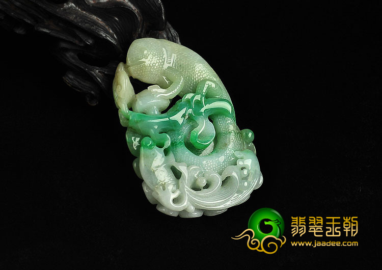 糯冰种三彩缅甸翡翠A货随机应变挂件