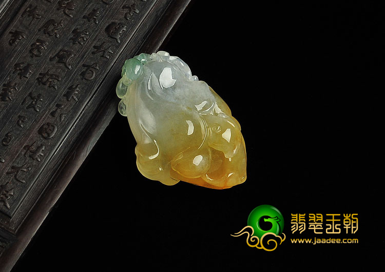 冰种黄翡飘花缅甸翡翠A货玉兰花挂件