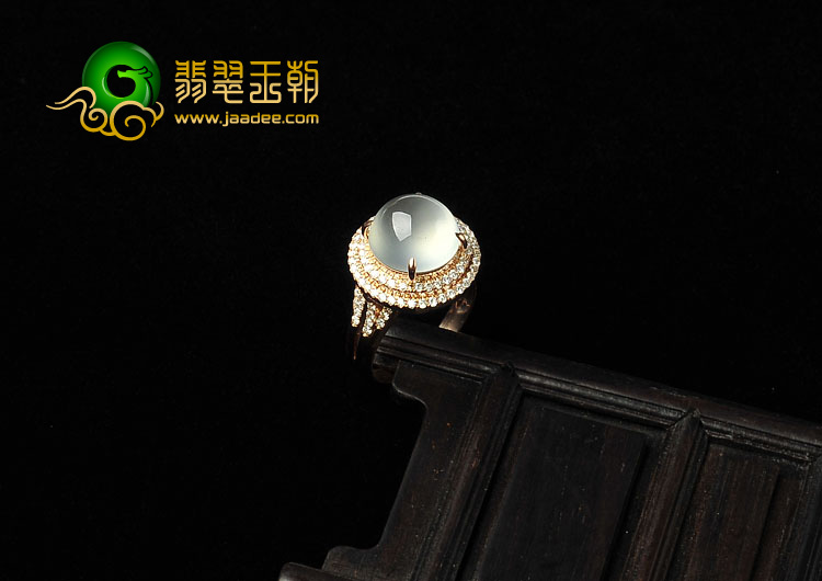 玻璃种强莹光缅甸翡翠A货镶玫瑰金戒指（真钻）