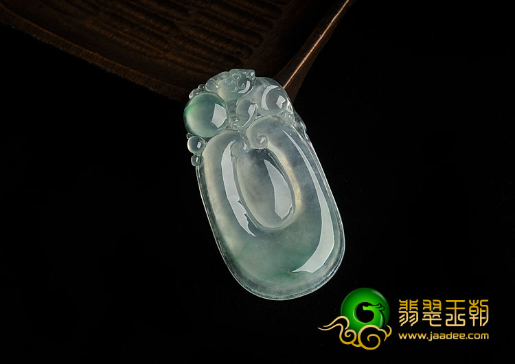 冰玻种略飘翠缅甸翡翠A货欢喜如意挂件