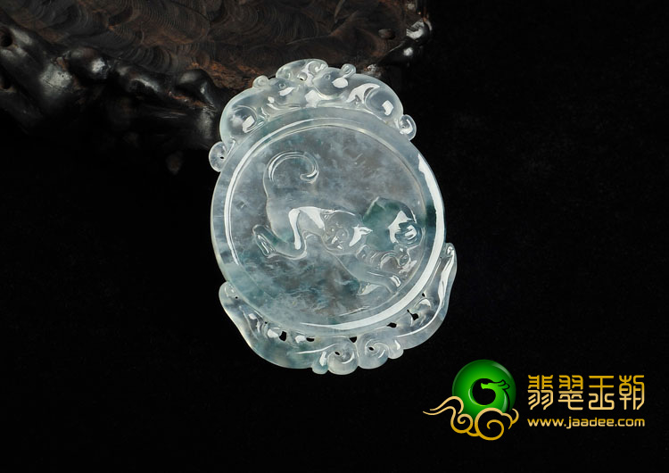 冰玻种飘花缅甸翡翠A货猴牌挂件