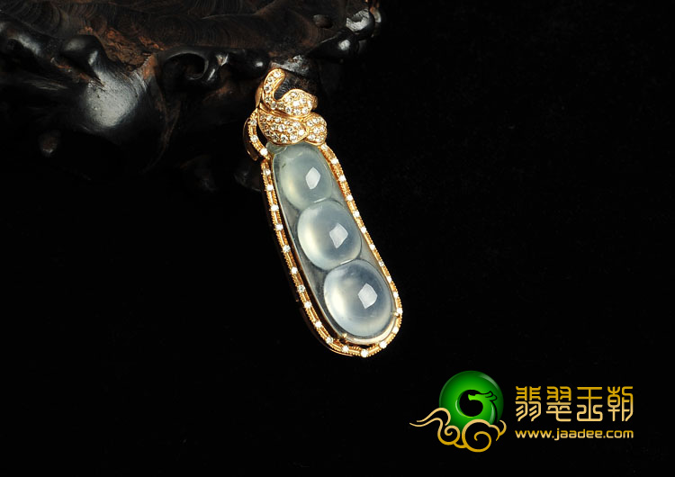 冰玻种晴水缅甸翡翠A货镶玫瑰金四季豆胸坠（真钻）