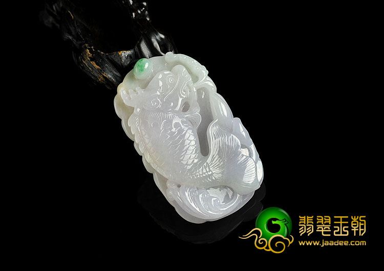 糯冰种淡三彩缅甸翡翠A货龙头鱼挂件
