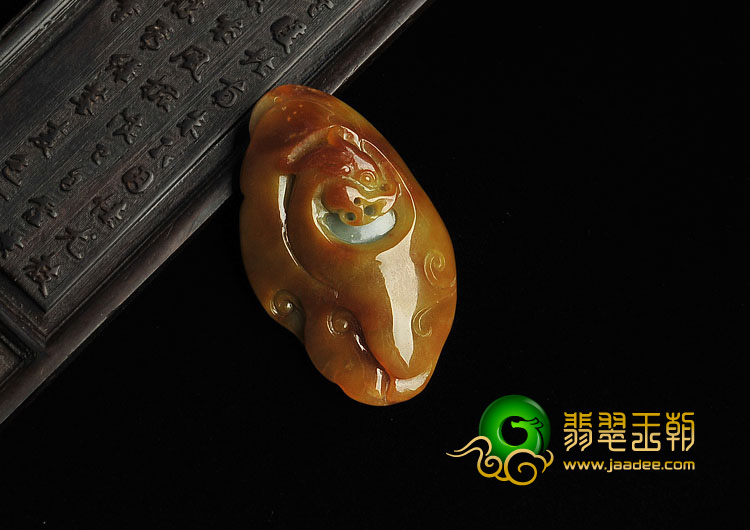 糯冰种褐黄翡缅甸翡翠A货仿古龙挂件