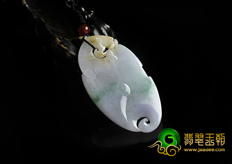 糯冰种春带彩缅甸翡翠A货龙牌挂件